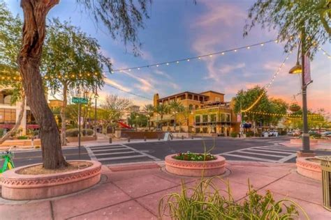 It features more than 30 miles of hiking and biking trails, picnic areas, fishing ponds, and an amphitheater. . Free stuff scottsdale az